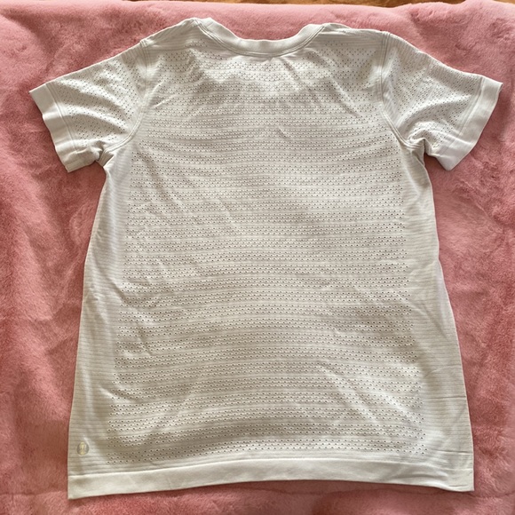 Lululemon Mesh Tee - Picture 2 of 2